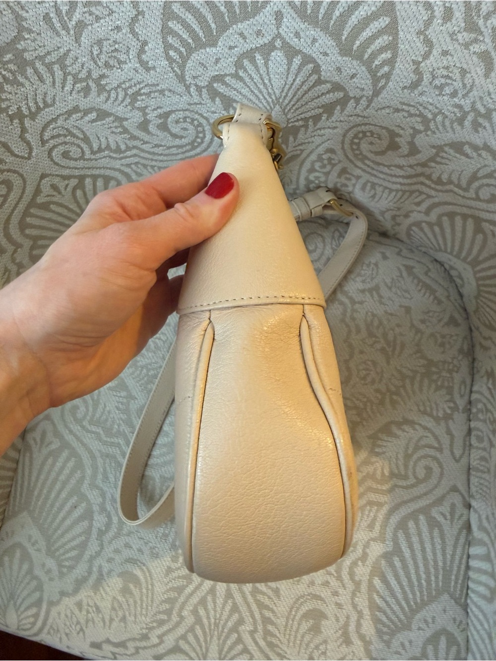 Gucci Aphrodite Small Shoulder Bag in Ecru - Picture 8 of 16